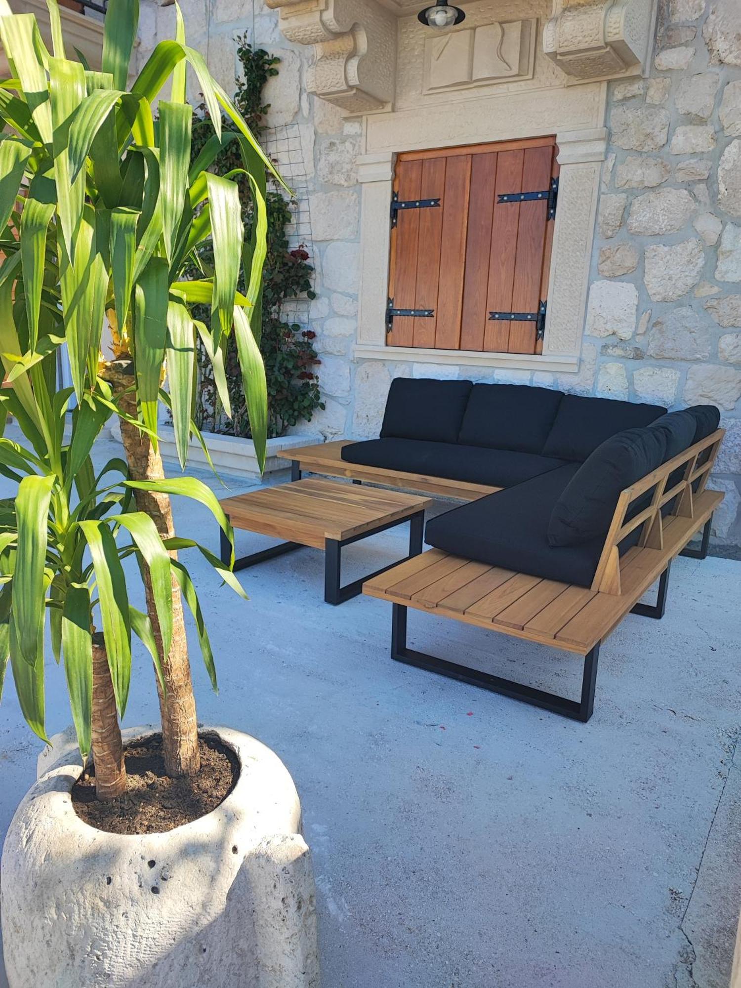 Apartmani Antiqua Zivogosce Bilik gambar