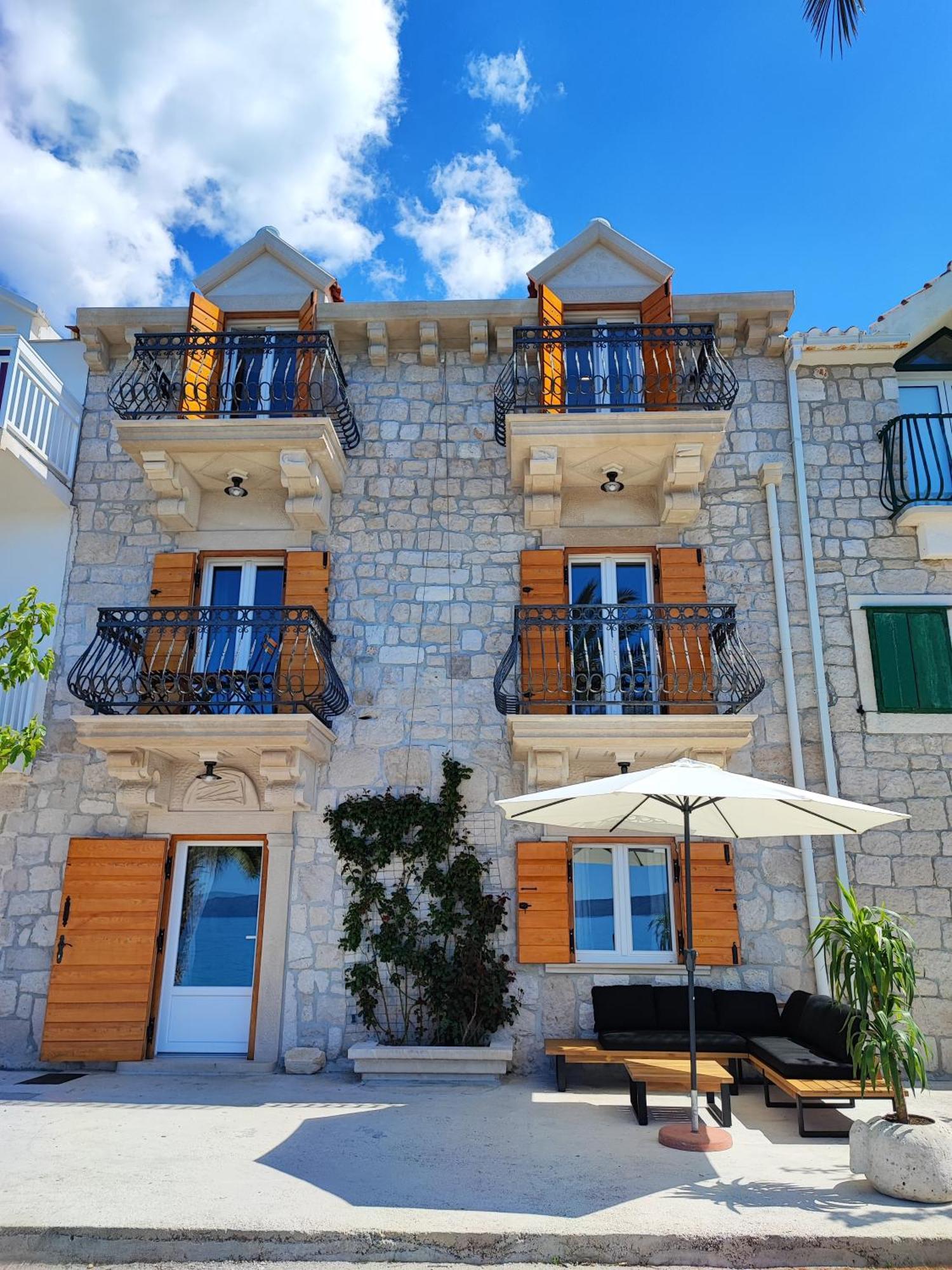 Apartmani Antiqua Zivogosce Bilik gambar