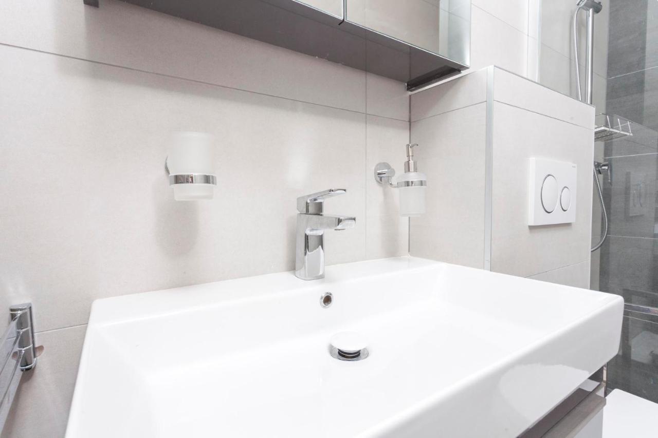 Apartmani Antiqua Zivogosce Luaran gambar